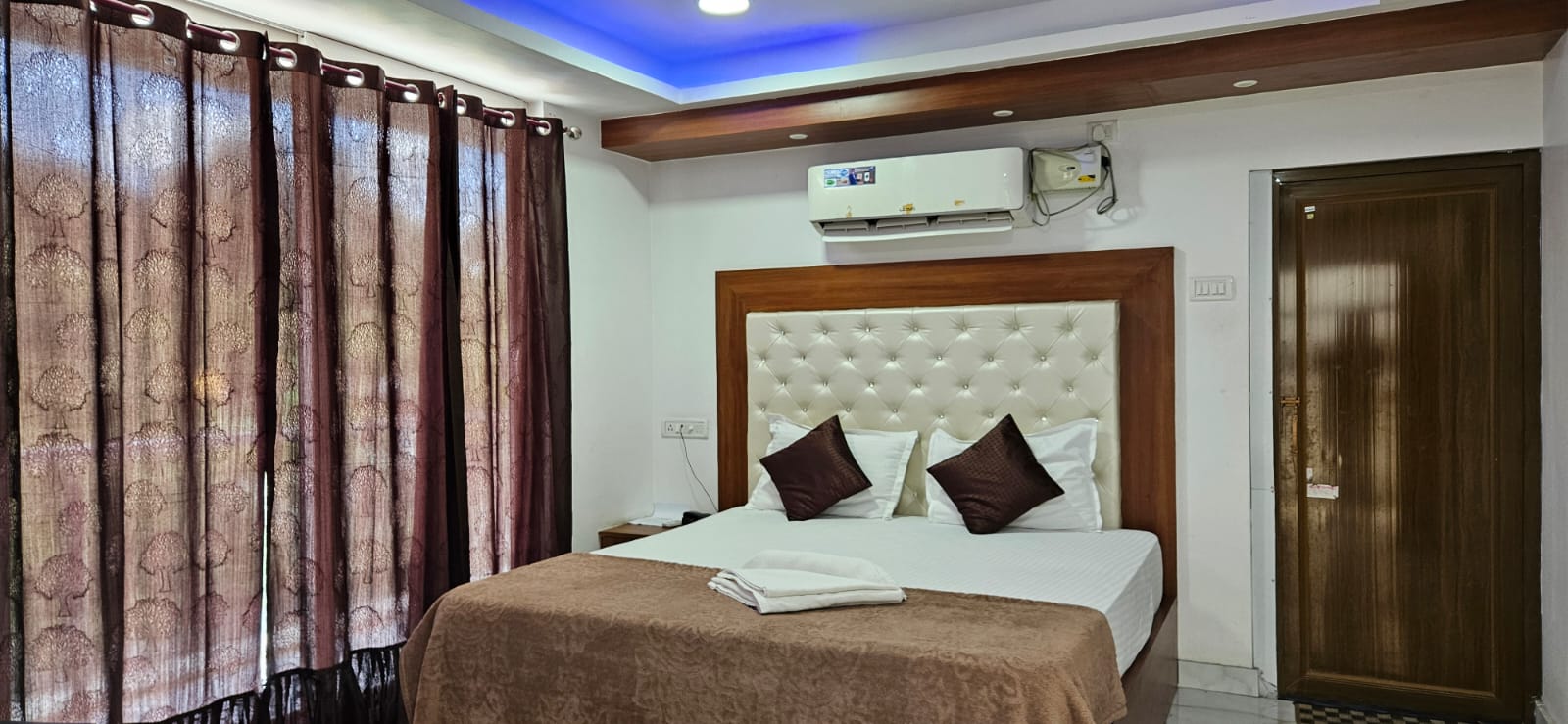 WhatsApp Image 2025-10-28 at 1.26.21 PM.jpeg